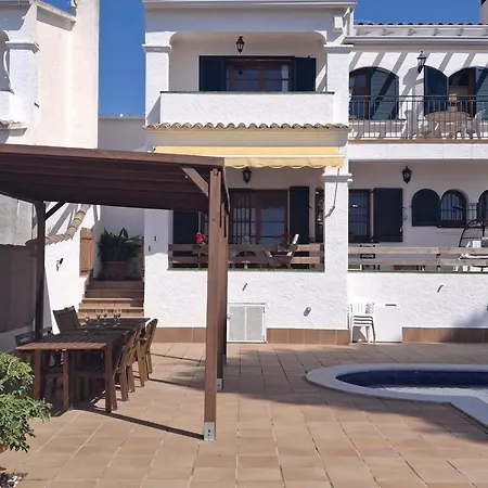 Con Piscina Privada Ideal Familias *